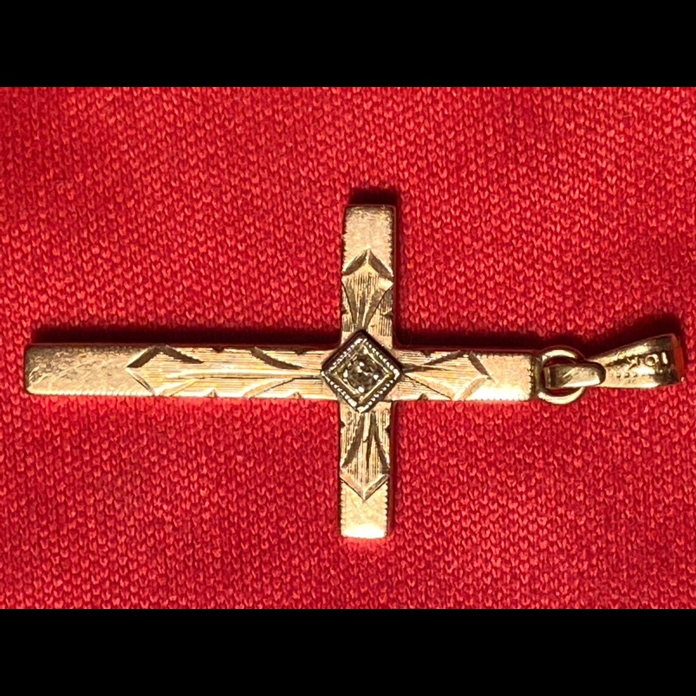 10k  yellow gold cross pendant with diamond